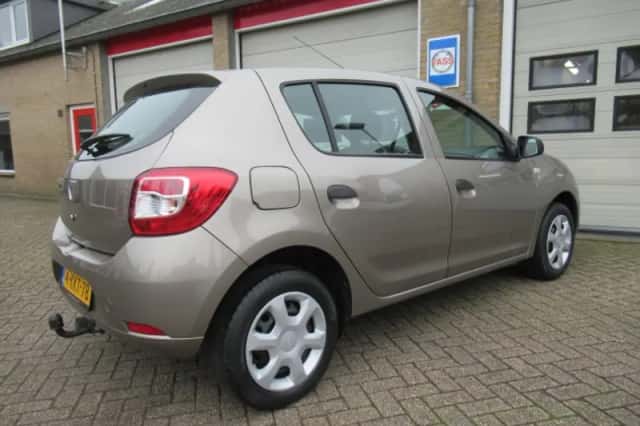 Dacia Sandero (2013) thumbnail 2