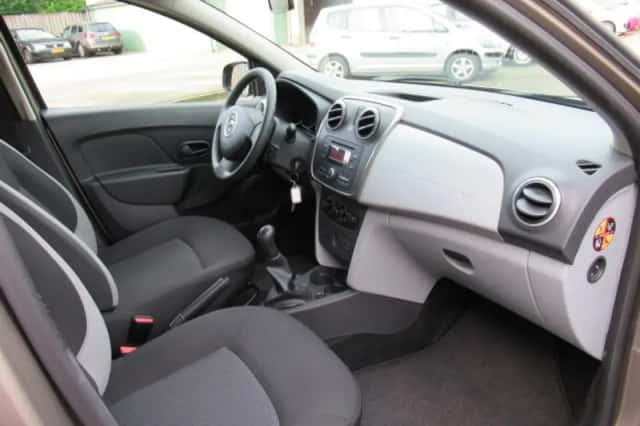 Dacia Sandero (2013) thumbnail 4