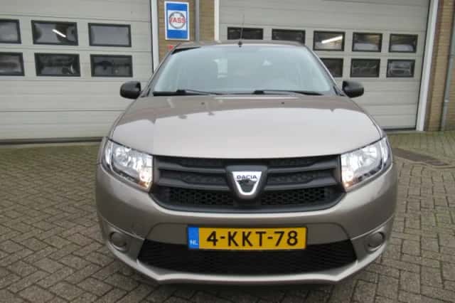 Dacia Sandero (2013) thumbnail 9