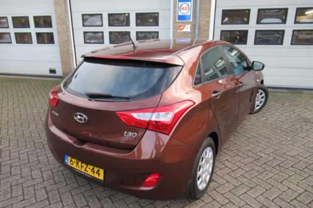 Hyundai i30 (2012) thumbnail 2