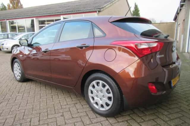 Hyundai i30 (2012) thumbnail 11