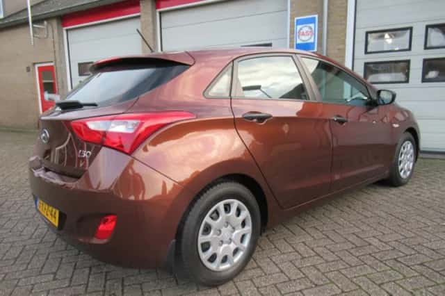 Hyundai i30 (2012) thumbnail 16