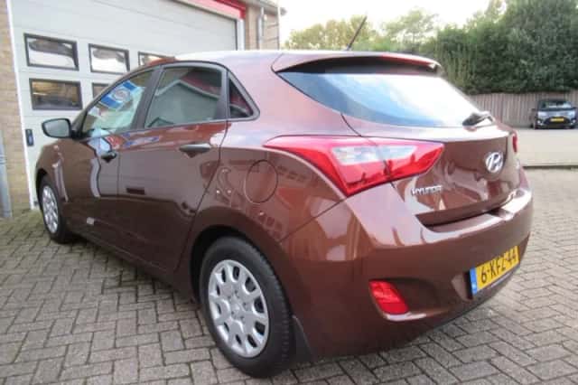 Hyundai i30 (2012) thumbnail 17
