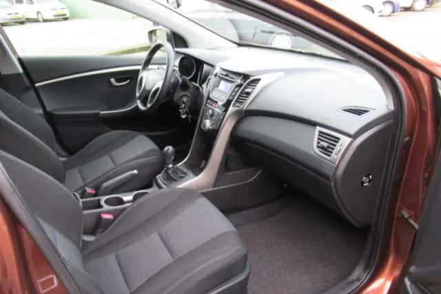 Hyundai i30 (2012) thumbnail 3