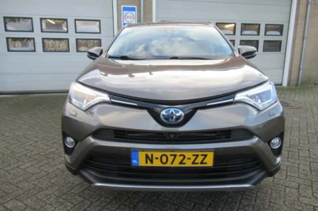 Toyota RAV4 (2017) thumbnail 11