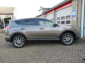 Toyota RAV4 (2017) thumbnail 16