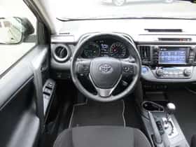 Toyota RAV4 (2017) thumbnail 4