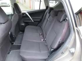 Toyota RAV4 (2017) thumbnail 5