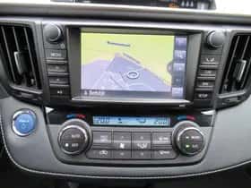 Toyota RAV4 (2017) thumbnail 6