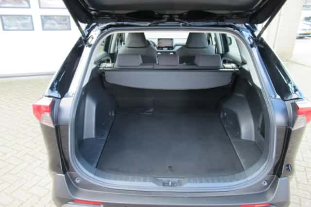 Toyota RAV4 (2021) thumbnail 18