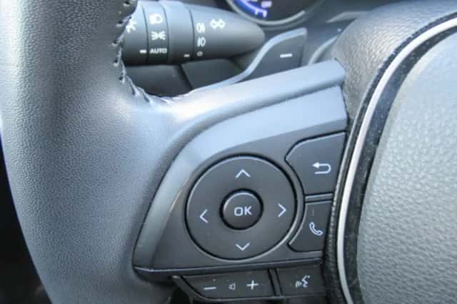 Toyota RAV4 (2021) thumbnail 6