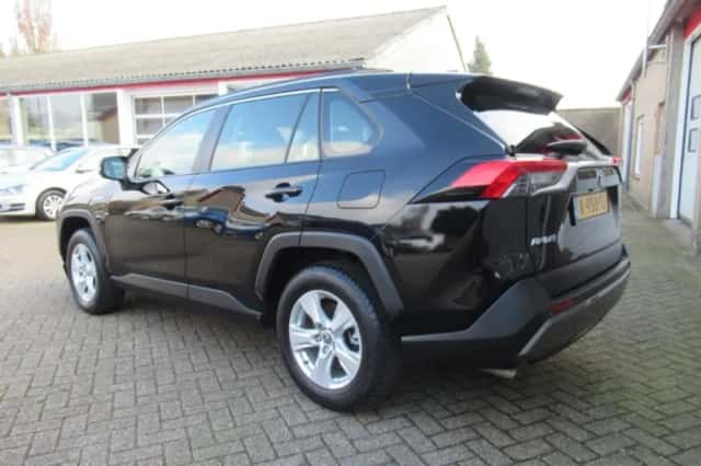 Toyota RAV4 (2021) thumbnail 9