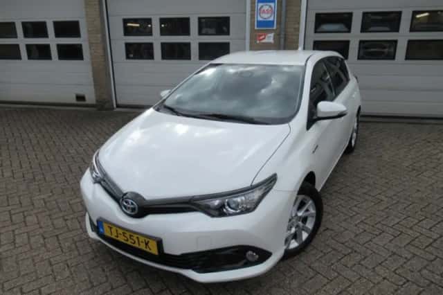 Toyota Auris (2018) thumbnail 1