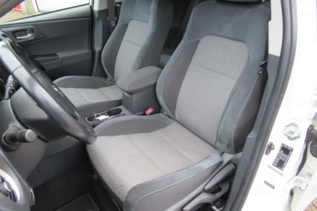 Toyota Auris (2018) thumbnail 4