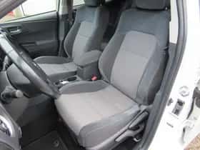 Toyota Auris (2018) thumbnail 4