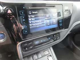 Toyota Auris (2018) thumbnail 9