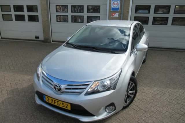 Toyota Avensis (2012) thumbnail 1