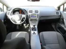 Toyota Avensis thumbnail 2