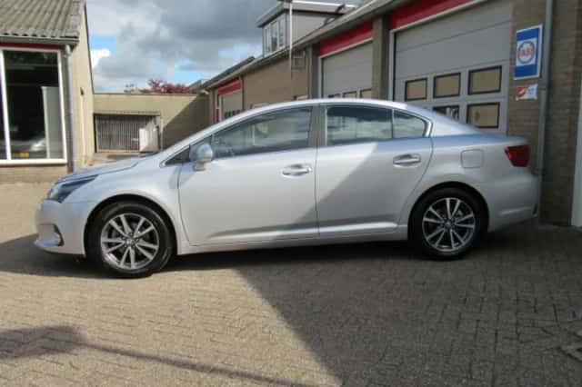 Toyota Avensis (2012) thumbnail 11
