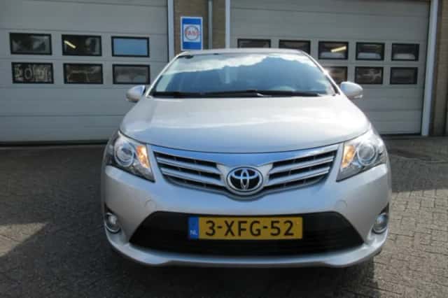 Toyota Avensis (2012) thumbnail 12