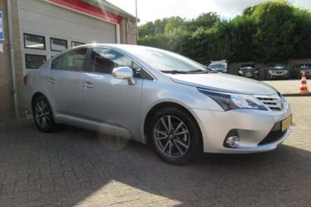 Toyota Avensis (2012) thumbnail 13