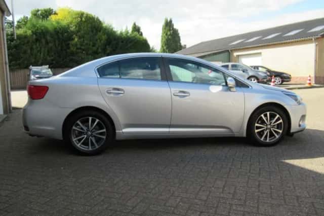 Toyota Avensis (2012) thumbnail 14
