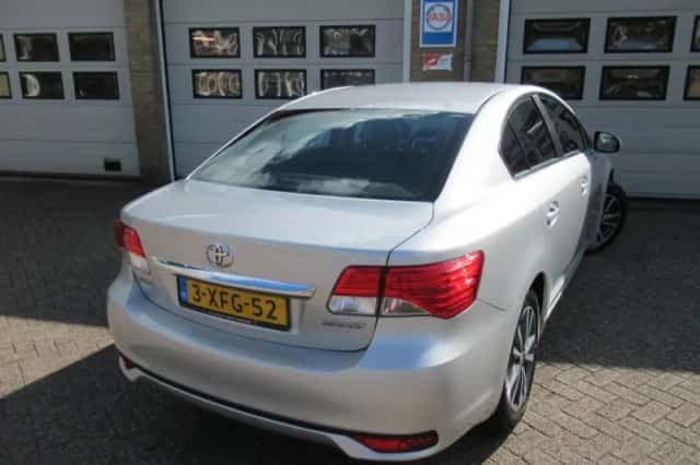 Toyota Avensis (2012) thumbnail 17