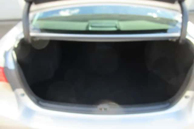 Toyota Avensis (2012) thumbnail 19