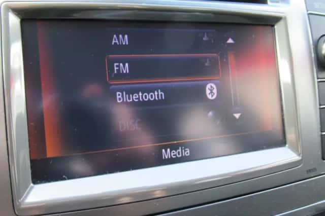 Toyota Avensis (2012) thumbnail 5