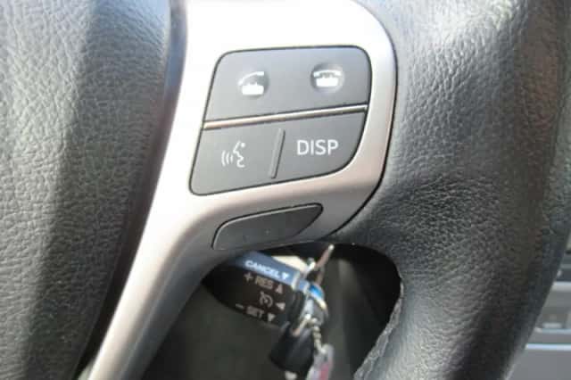 Toyota Avensis (2012) thumbnail 6