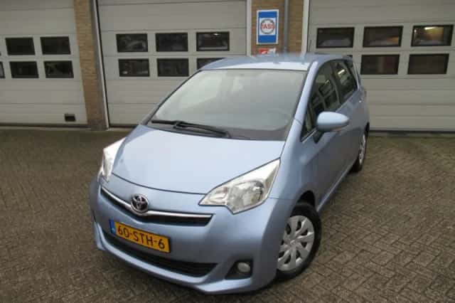 Toyota Verso-S (2011)