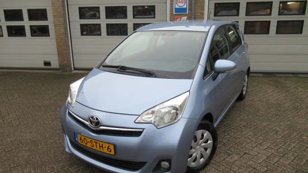 Toyota Verso-S — foto 1