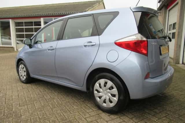 Toyota Verso-S (2011) thumbnail 15