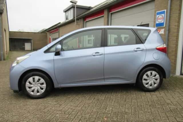 Toyota Verso-S (2011) thumbnail 16