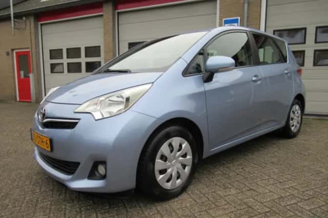 Toyota Verso-S (2011) thumbnail 17