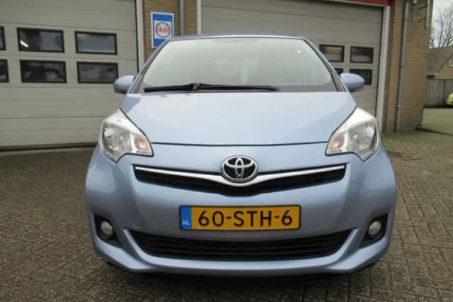 Toyota Verso-S (2011) thumbnail 18