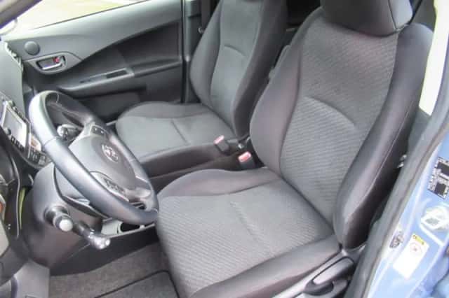 Toyota Verso-S (2011) thumbnail 5