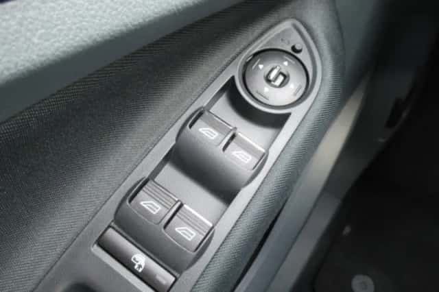 Ford C-Max (2013) thumbnail 8