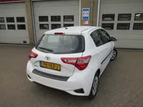 Toyota Yaris thumbnail 2