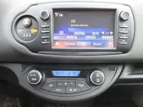 Toyota Yaris thumbnail 11