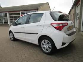 Toyota Yaris (2017) thumbnail 15