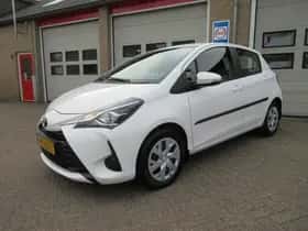 Toyota Yaris (2017) thumbnail 17