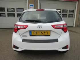Toyota Yaris (2017) thumbnail 21
