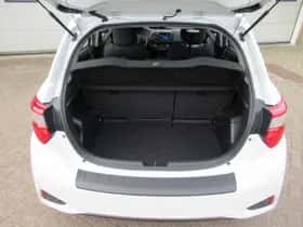 Toyota Yaris (2017) thumbnail 22