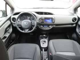 Toyota Yaris thumbnail 4