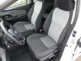 Toyota Yaris thumbnail 5