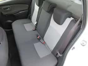 Toyota Yaris (2017) thumbnail 7