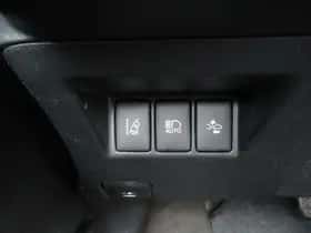 Toyota Yaris (2017) thumbnail 8