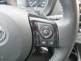 Toyota Yaris (2017) thumbnail 10