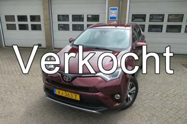 Toyota RAV4 (2016) thumbnail 1